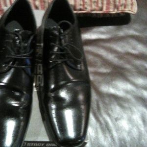 Dress shoes